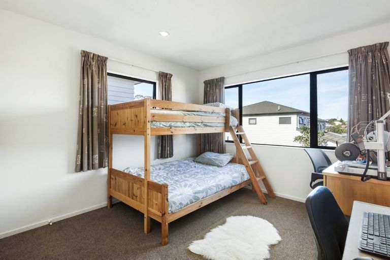 Photo of property in 24/22 Northcross Drive, Oteha, Auckland, 0632