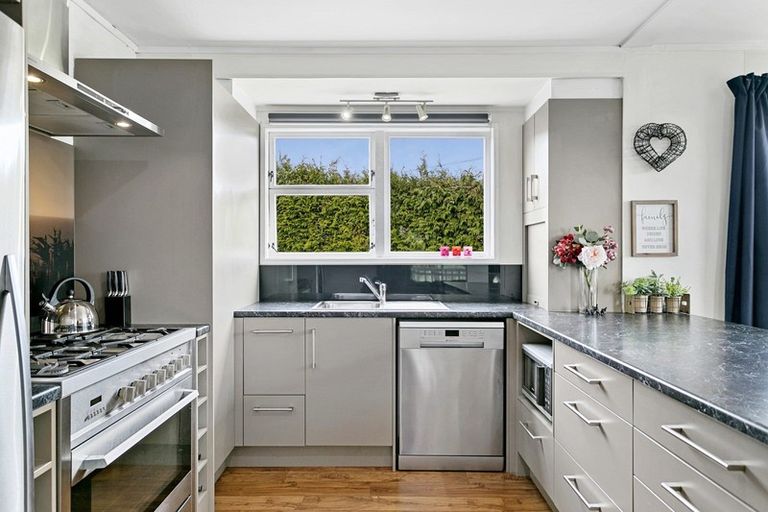 Photo of property in 70 Richmond Avenue, Richmond Heights, Taupo, 3330