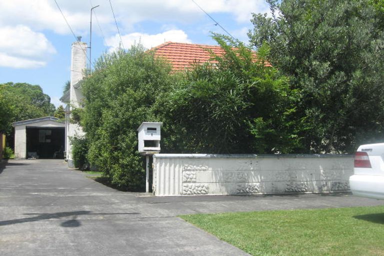 Photo of property in 1 Emerson Street, Aramoho, Whanganui, 4500