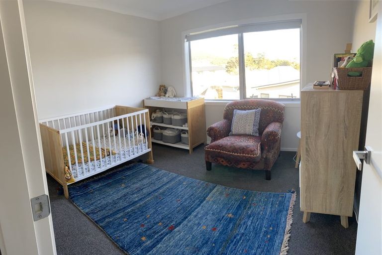 Photo of property in 4 Tieke Lane, Kenepuru, Porirua, 5022