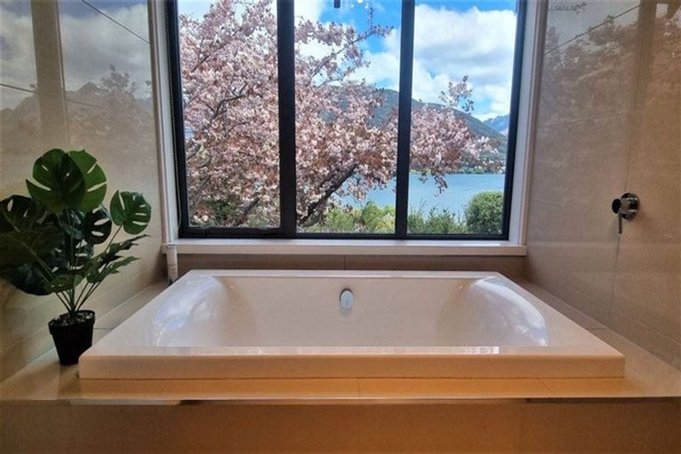 Photo of property in 984 Frankton Road, Frankton, Queenstown, 9300