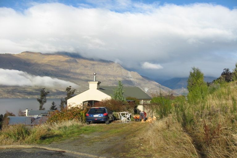 Photo of property in 1 Manata Lane, Fernhill, Queenstown, 9300
