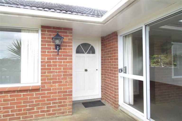 Photo of property in 11 Jellicoe Road, Murrays Bay, Auckland, 0630