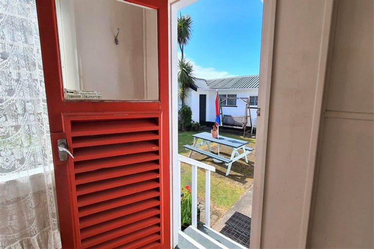 Photo of property in 163 Tasman Street, Opunake, 4616