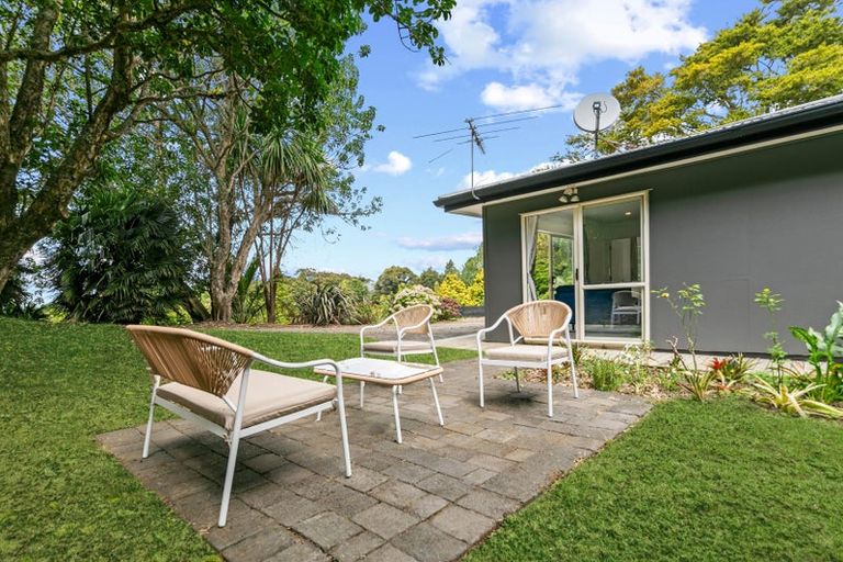 Photo of property in 91 Mountain Road, Henderson Valley, Auckland, 0612