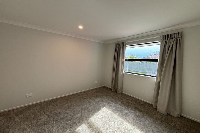 Photo of property in 16a Lenton Street, Aranui, Christchurch, 8061