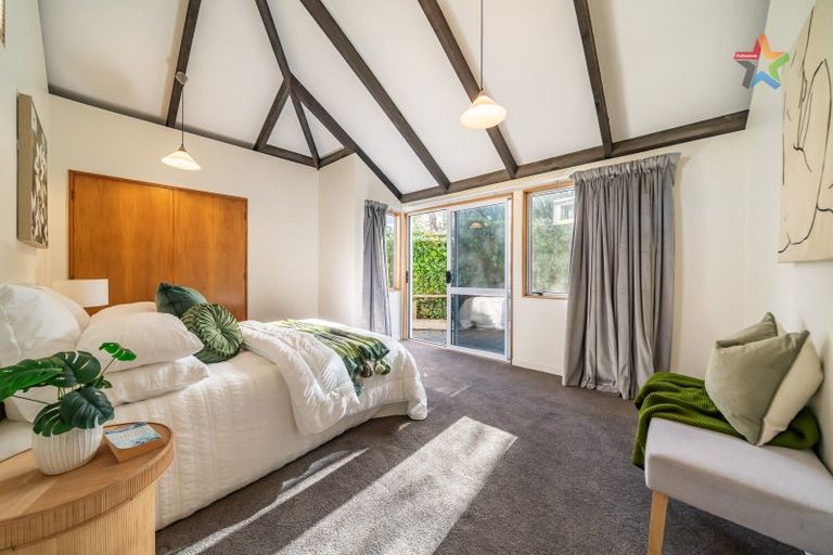 Photo of property in 2/196 Dowse Drive, Maungaraki, Lower Hutt, 5010