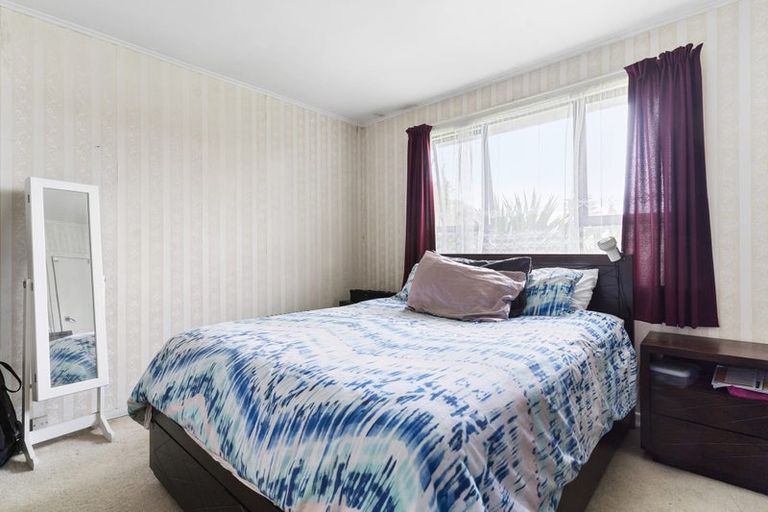 Photo of property in 2 Kirton Crescent, Manurewa, Auckland, 2102