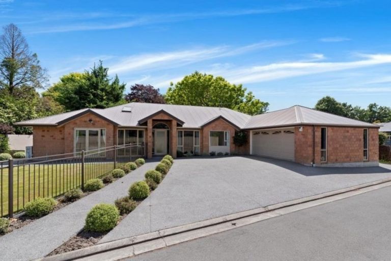 Photo of property in 4 Kilmuir Lane, Harewood, Christchurch, 8051