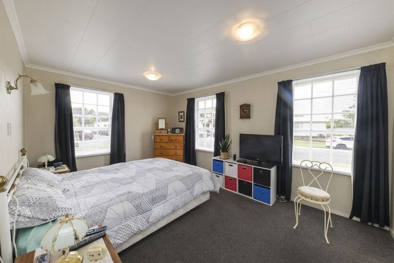 Photo of property in 1 Capri Place, Awapuni, Palmerston North, 4412