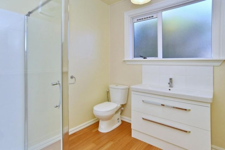 Photo of property in 213 Main North Road, Redwood, Christchurch, 8051