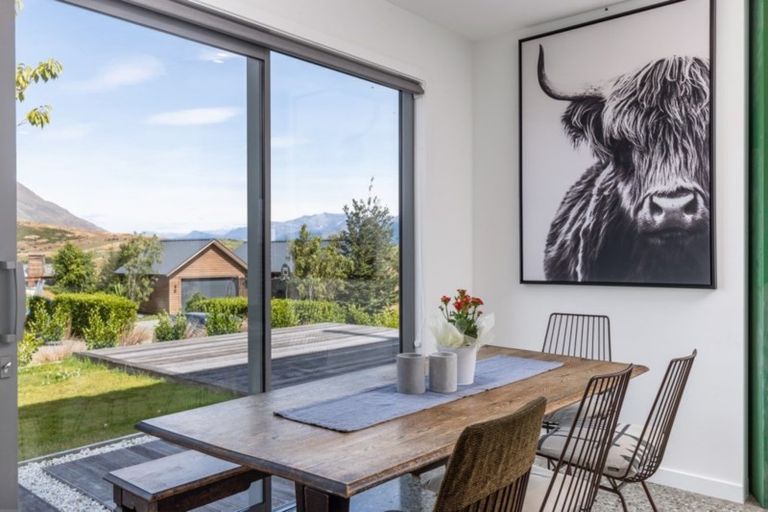 Photo of property in 6 Polperro Court, Jacks Point, Queenstown, 9371