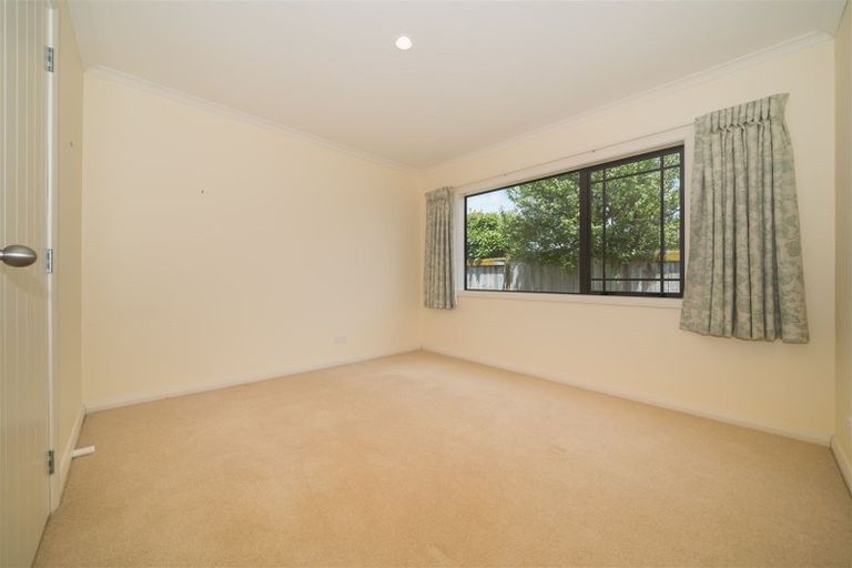Photo of property in 6 Virginia Grove, Milson, Palmerston North, 4414