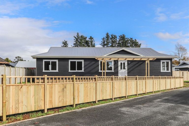 Photo of property in 3 Manatu Lane, Inglewood, 4330