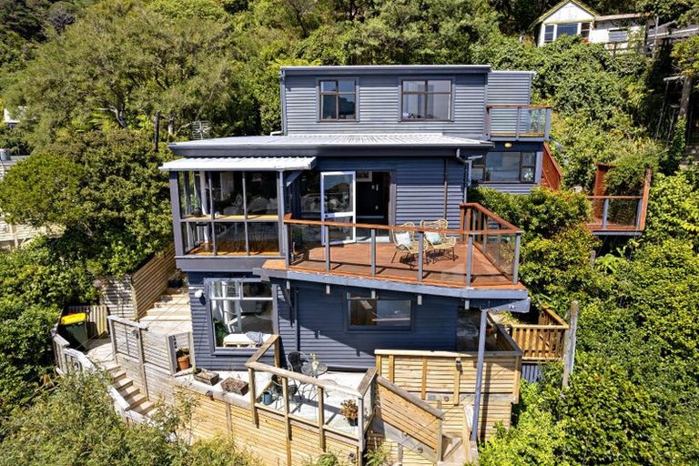 Photo of property in 6 Matai Terrace, Eastbourne, Lower Hutt, 5013