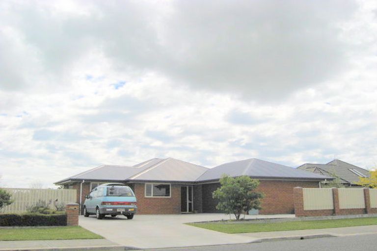 Photo of property in 16 Welsford Street, Woodend, 7610