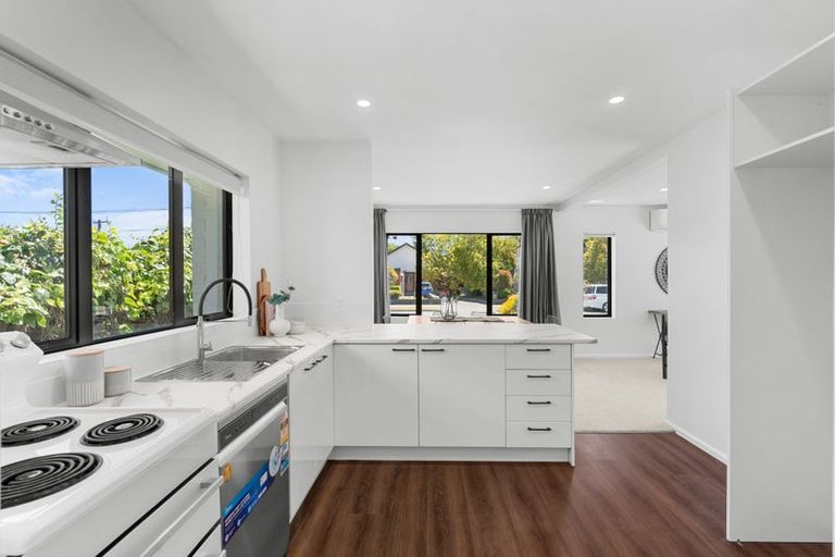 Photo of property in 37 Springbank Street, Bryndwr, Christchurch, 8053