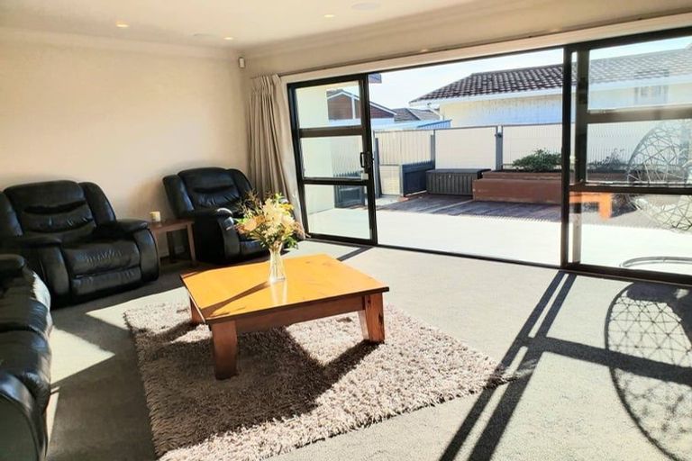 Photo of property in 10 Chilton Drive, Mairehau, Christchurch, 8052
