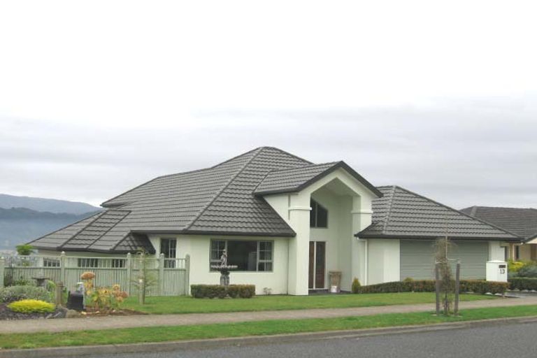 Photo of property in 13 Betty Watt Grove, Riverstone Terraces, Upper Hutt, 5018