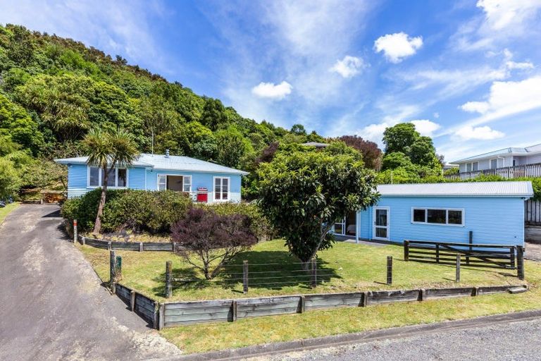 Photo of property in 23 Turangitukua Terrace, Kuratau, Turangi, 3381