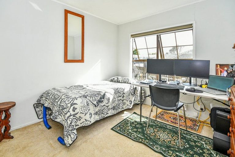 Photo of property in 28 Mcquarrie Avenue, Wattle Downs, Auckland, 2103