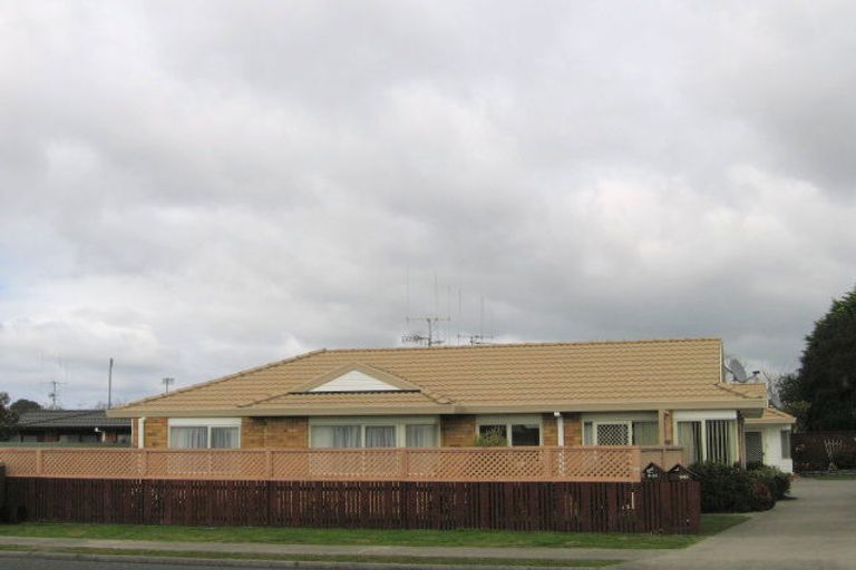 Photo of property in 64a Gloucester Road, Mount Maunganui, 3116