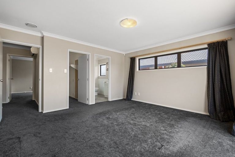 Photo of property in 1 Daniel Place, Kelvin Grove, Palmerston North, 4414