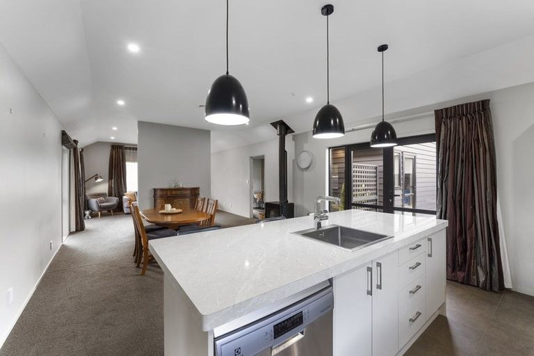 Photo of property in 7 Butler Place, Fitzherbert, Palmerston North, 4410