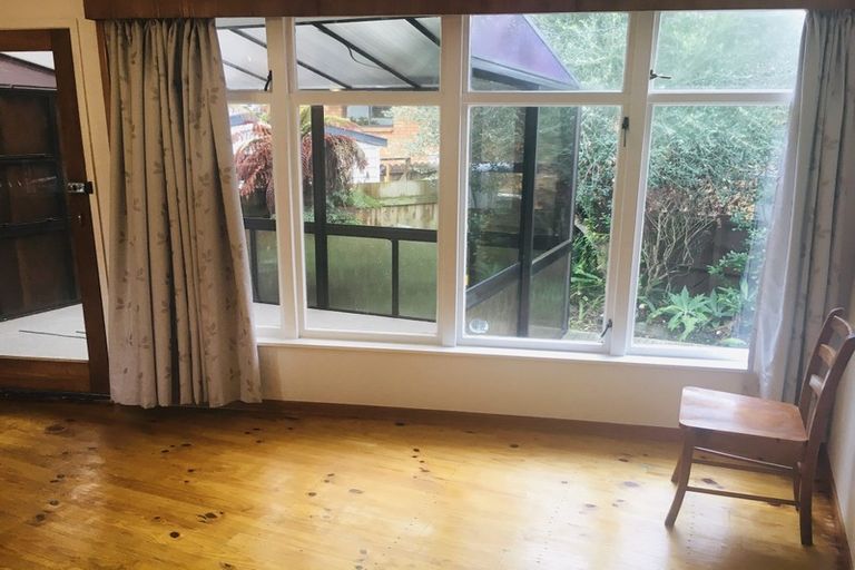 Photo of property in 6b Empire Road, Orewa, 0931