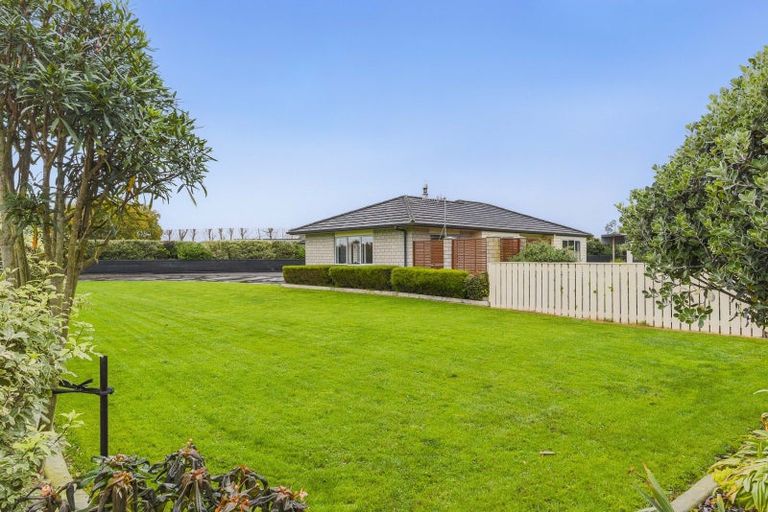 Photo of property in 51 Garth Road, Levin, 5571