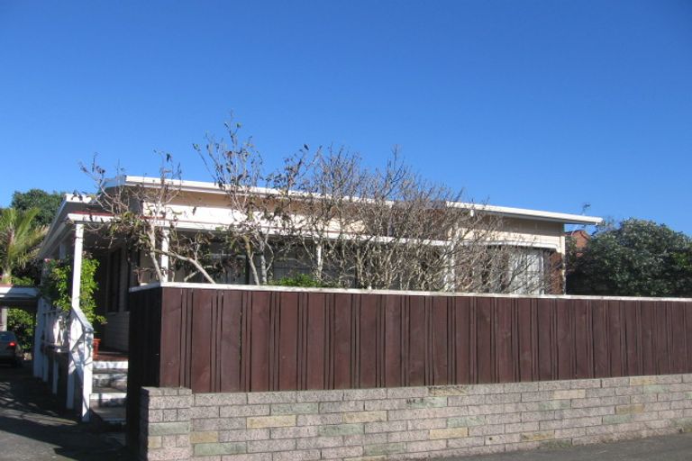 Photo of property in 44 Kings Crescent, Hutt Central, Lower Hutt, 5010