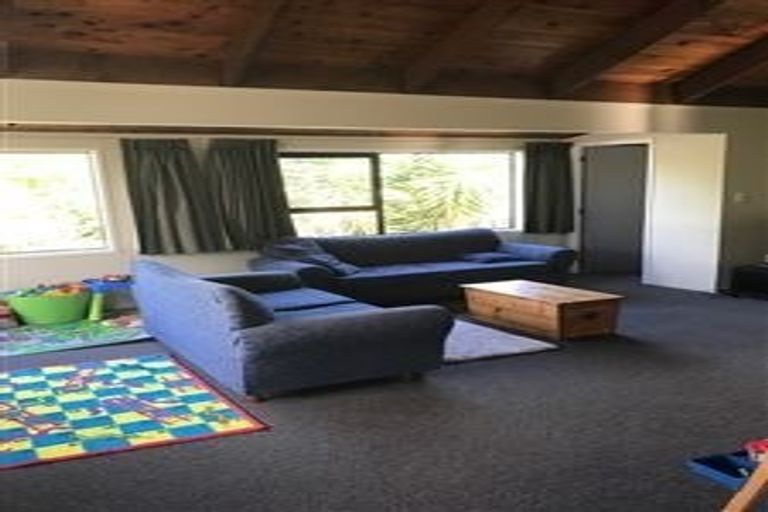 Photo of property in 8 Da Vinci Place, West Harbour, Auckland, 0618