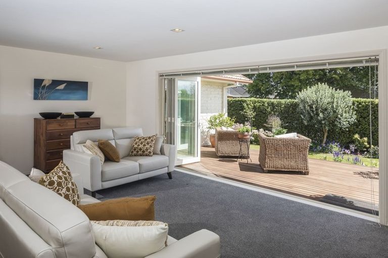 Photo of property in 21 Rutherglen Avenue, Ilam, Christchurch, 8041