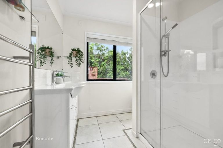 Photo of property in 3 Streets Way, Timberlea, Upper Hutt, 5018