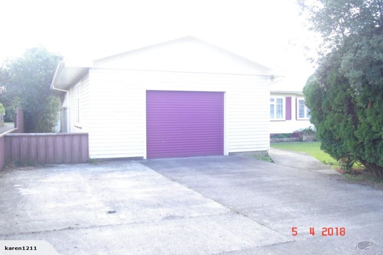 Photo of property in 89 Queenwood Road, Levin, 5510