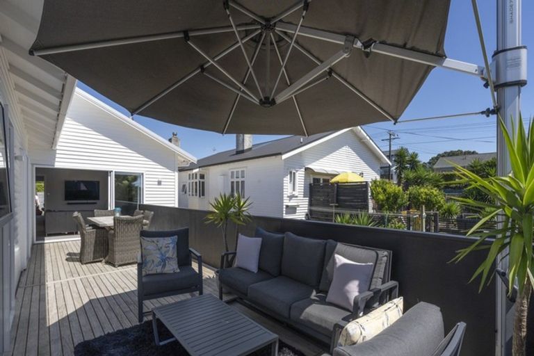Photo of property in 3 Kitchener Terrace, Moturoa, New Plymouth, 4310