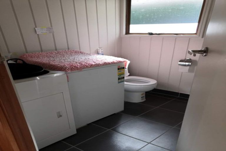 Photo of property in 18 Glenveagh Drive, Mount Roskill, Auckland, 1041