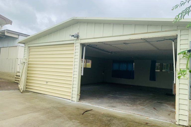 Photo of property in 37 Sharland Avenue, Manurewa, Auckland, 2102