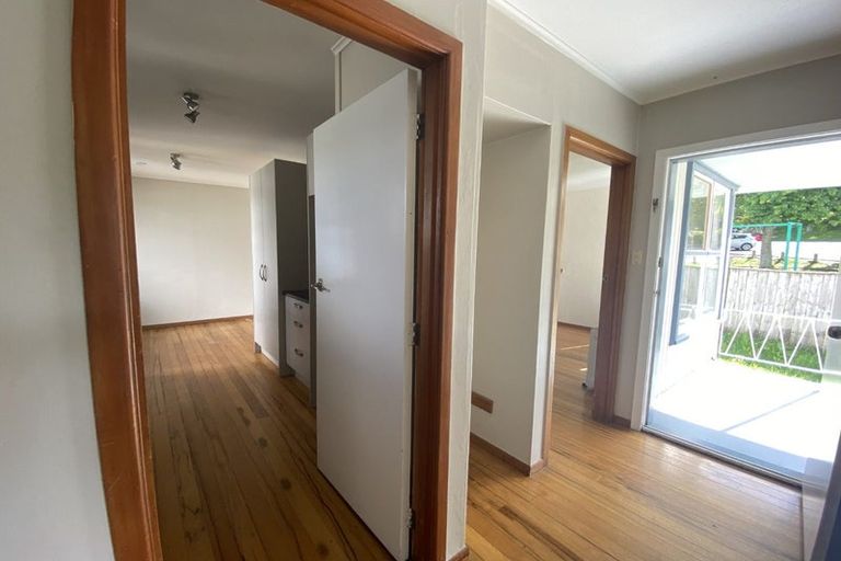 Photo of property in 5 Segedin Place, Glenfield, Auckland, 0629