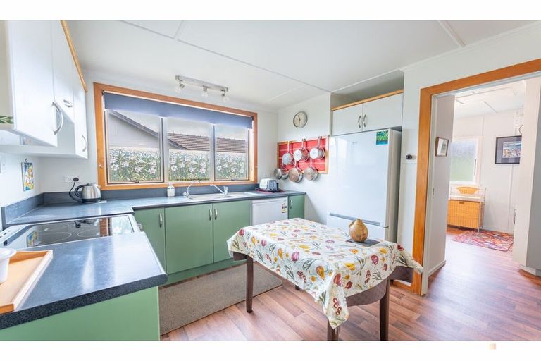 Photo of property in 8 Moorhouse Street, Waimate, 7924