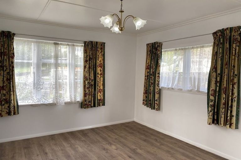 Photo of property in 70 Stokes Valley Road, Stokes Valley, Lower Hutt, 5019