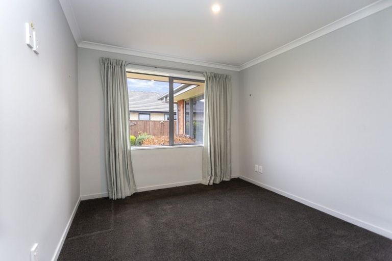 Photo of property in 17 Lloyds Close, Rolleston, 7614