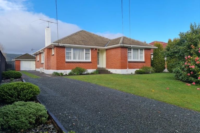 Photo of property in 82 Fraser Crescent, Elderslea, Upper Hutt, 5018