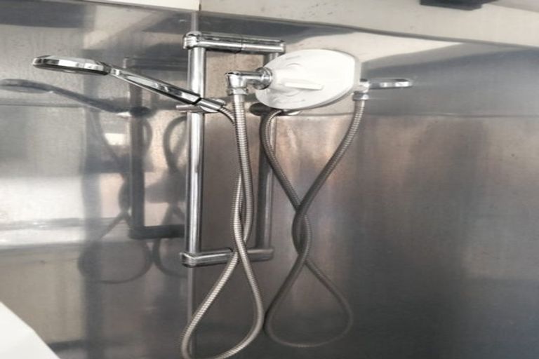 Photo of property in 112 Akaroa Drive, Maupuia, Wellington, 6022