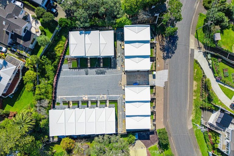 Photo of property in 2/16 Handley Avenue, Narrow Neck, Auckland, 0624