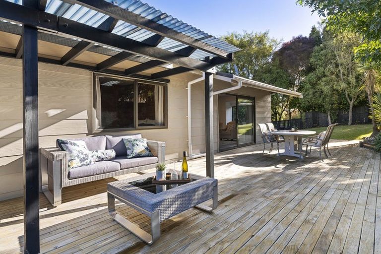 Photo of property in 2 Gosford Drive, Botany Downs, Auckland, 2010