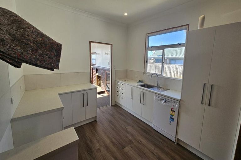 Photo of property in 65 Tukapa Street, Westown, New Plymouth, 4310