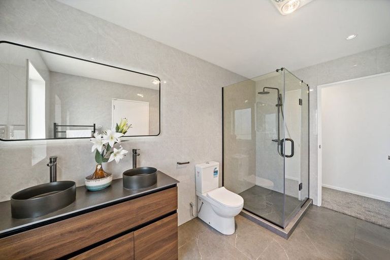 Photo of property in 1 Ritetai Street, Clarks Beach, 2122