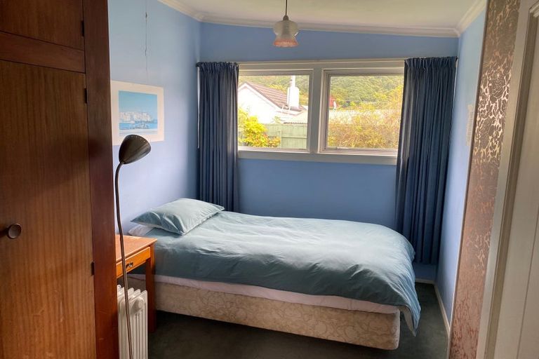 Photo of property in 65 Broadway, Picton, 7220