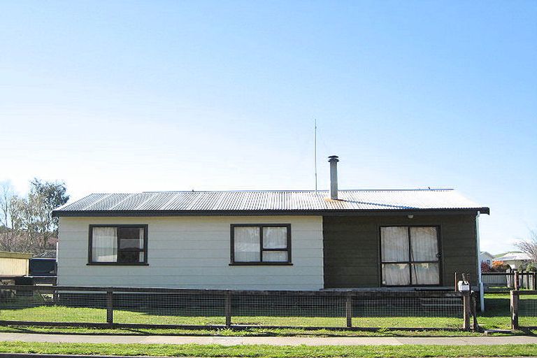 Photo of property in 2 Totara Street, Waipukurau, 4200